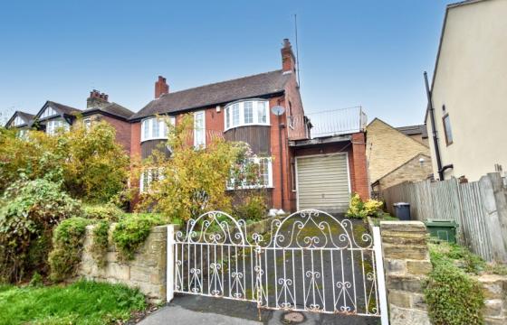 House for renovation in Cleckheaton photo