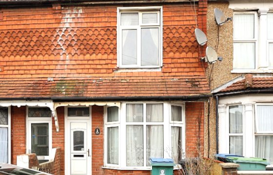 A Terrace House requiring modernisation in Watford photo