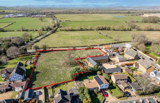 Land for sale in Northampton photo