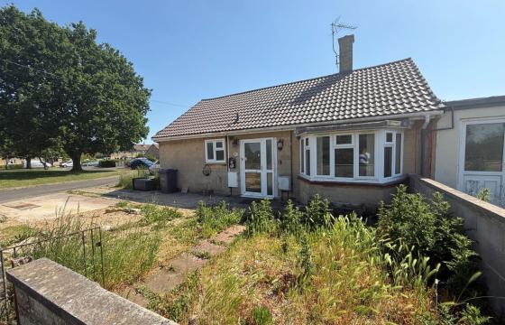 Bungalow for modernisation in Melksham photo