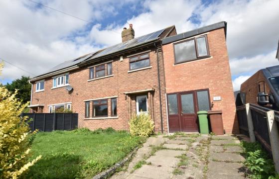 Semi detached house does require renovation in Immingham photo