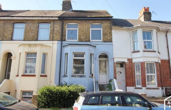 Mid Terrace House for refurbishment in Dover photo