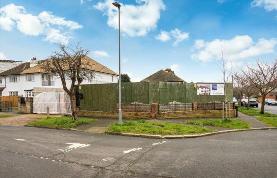 Land for sale in LONDON photo