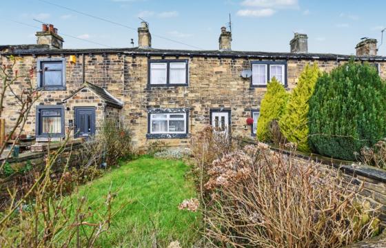 The property does require full renovation in Bradford photo