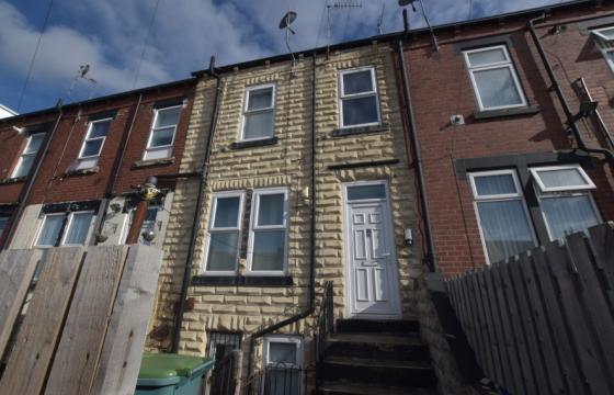 Back to back terrace does require minor upgrades in Leeds photo
