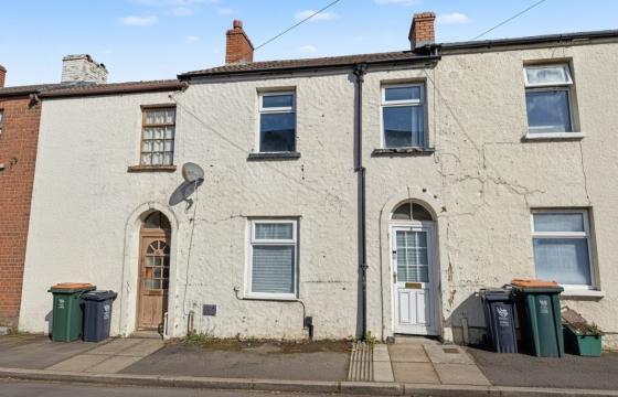 Property requires updating and modernisation in Newport photo