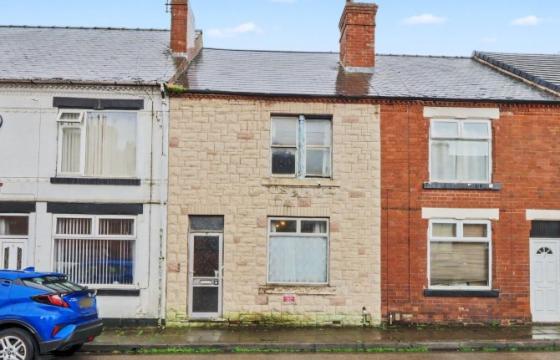 The property requires a program of refurbishment in Nottinghamshire photo