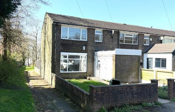 House in need of full renovation in Oldham photo