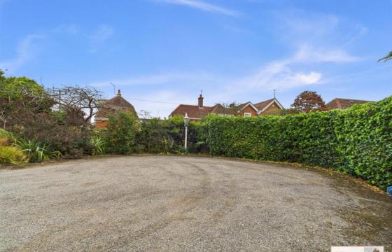 Land for sale in Felixstowe photo