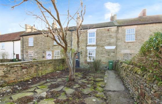 Property in need of some cosmetic updating in Richmond photo