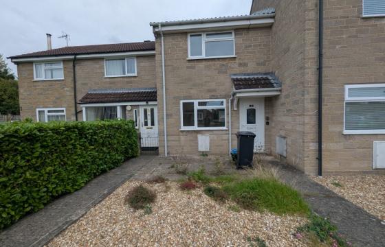 Terrace Property In Need Of Modernisation in Somerton photo