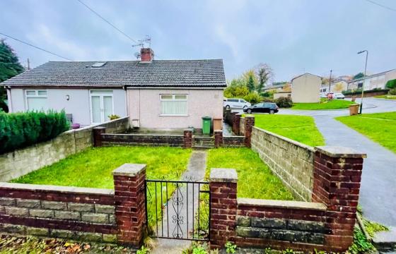 Bungalow in need of modernisation in Hengoed photo