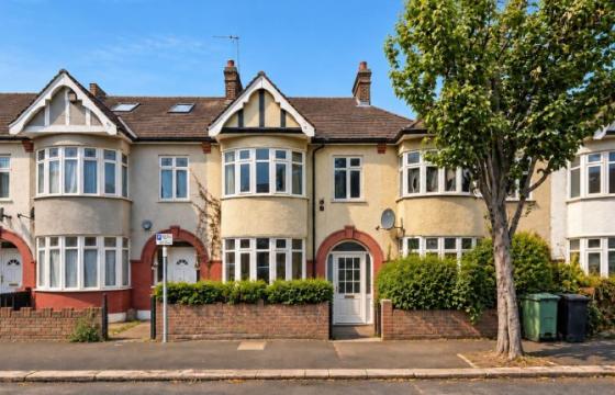 House in Need of Refurbishment in Walthamstow photo