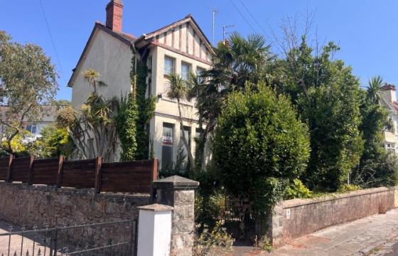 The property requires a program of refurbishment in Torquay photo