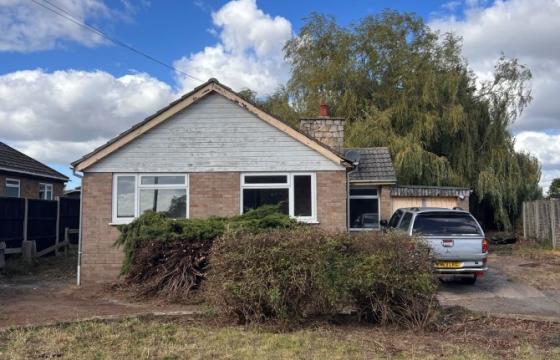 Detached Bungalow requires a program of refurbishment in Lincoln photo
