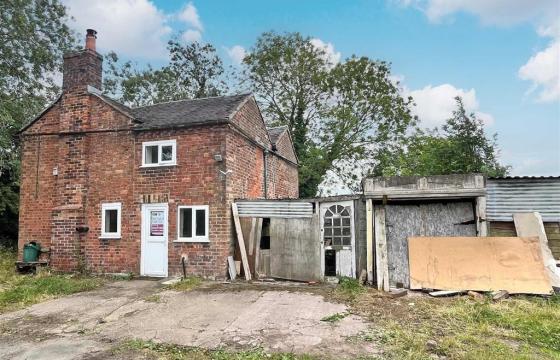 Cottage requiring updating in CREWE photo