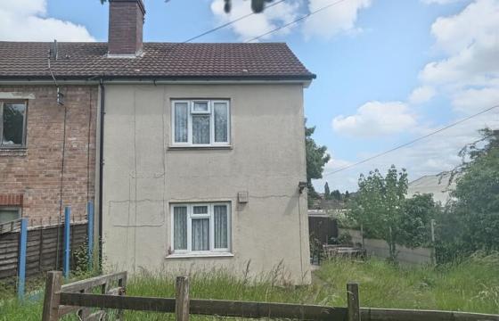 Requires minor cosmetic improvement in Redditch photo
