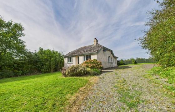 House and plot for sale in Bude photo