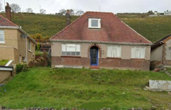 UNDER OFFER Ideal renovation project photo