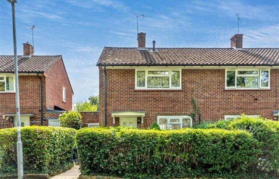 House requiring updating/refurbishment in BRACKNELL photo