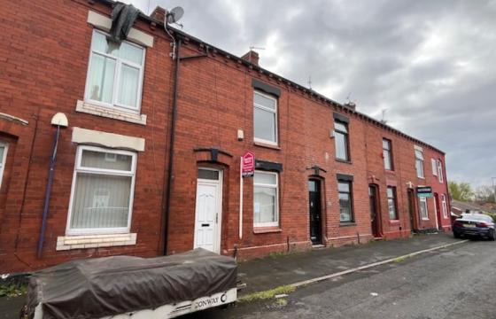 Property which is in need of updates in Oldham photo