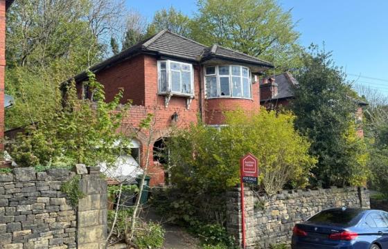 The property requires a full schedule of refurbishment in Mossley photo