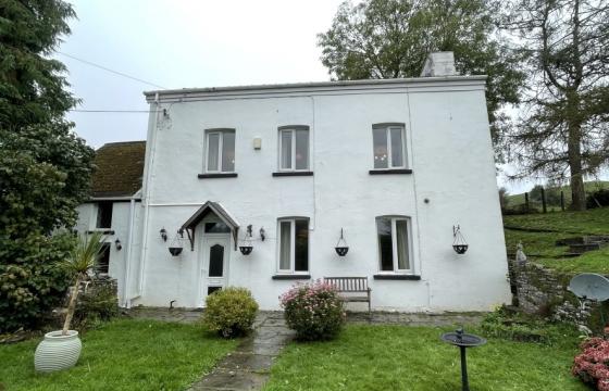 Property for modernisation in Ystalyfera photo