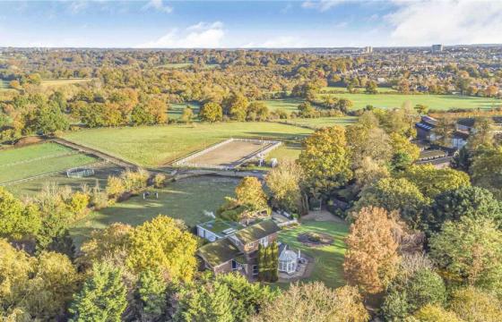 Redevelopment opportunity in Mill Hill photo
