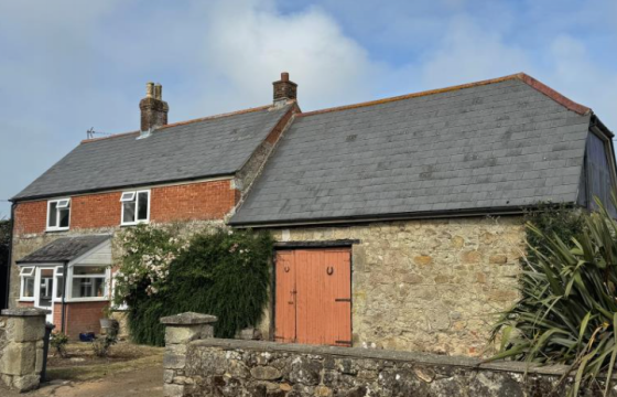 Traditional Farmhouse For Improvement in Ventnor photo