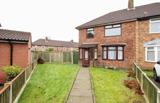 Semi-detached house in need of modernisation in Liverpool photo