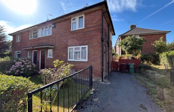 House requires modernisation in Leeds photo