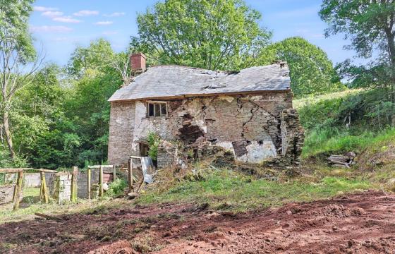 Property to renovate in Hereford photo