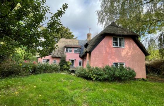 Cottage in need of renovation in Saffron Walden photo