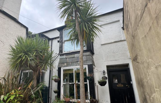 Mid-Terrace House For Improvement in Launceston photo