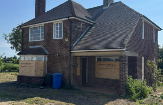 Detached Farmhouse For Improvement in Sittingbourne photo