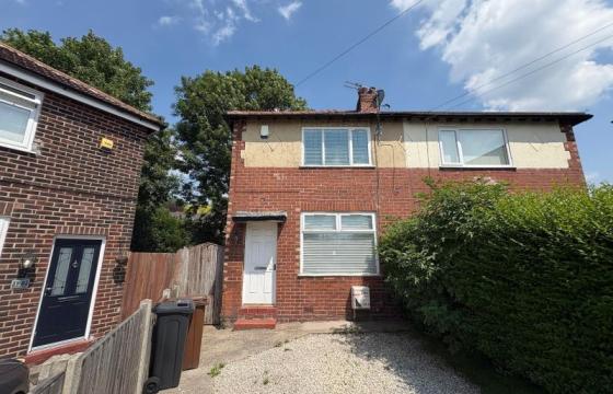 Property requiring modernisation in Stockport photo