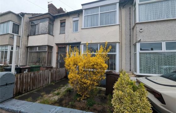 Terraced house for modernisation in Crosby photo