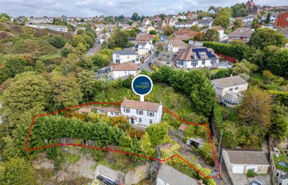 Property now requires modernisation in St George photo