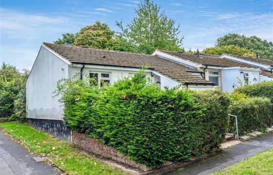 Bungalow requiring updating/refurbishment in BRACKNELL photo