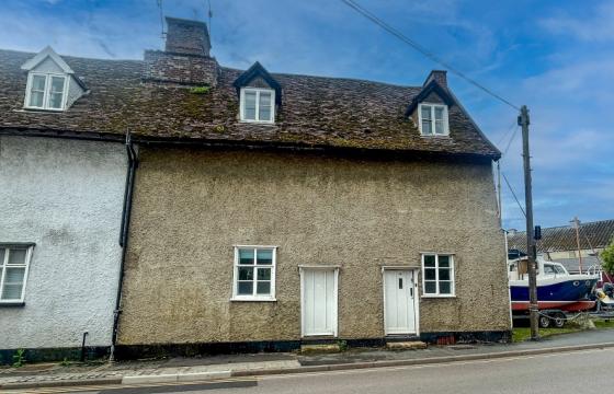Cottage offering potential for refurbishment in Woodbridge photo