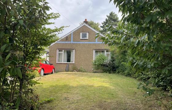 Excellent potential to extend or redevelop the site in Hemel Hempstead photo