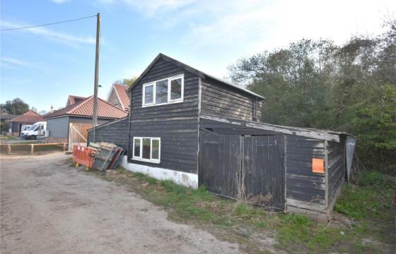 Land for sale in Manningtree photo