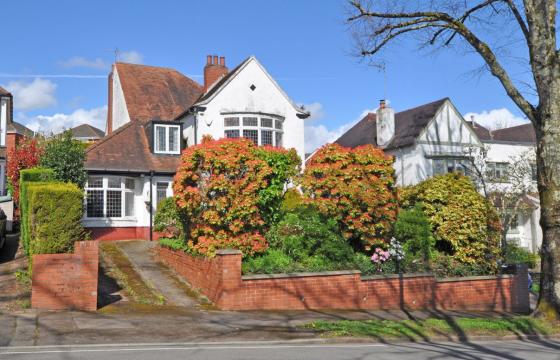 Home in need of refurbishment throughout in Newport photo