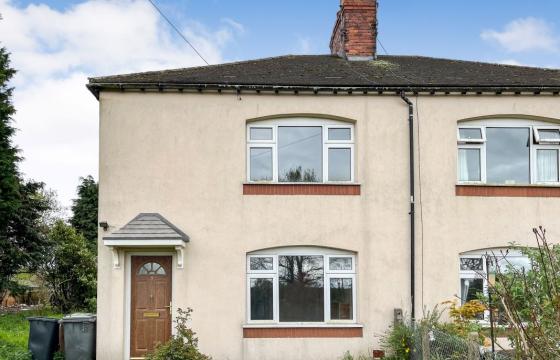 A 3-bedroom semi-detached requiring modernisation in Whitchurch photo