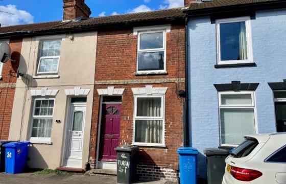 House requiring modernisation in Ipswich photo
