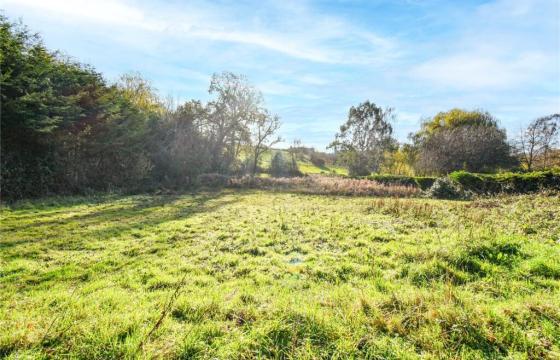Land for sale in Thatcham photo