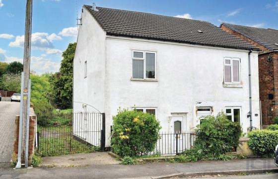 Property in need of refurbishment in Swadlincote photo