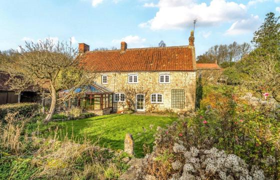 Farmhouse requiring modernisation in Dundry photo