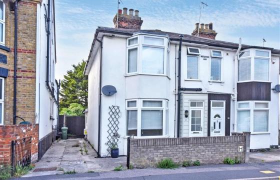 Freehold Semi-Detached House to update in WITHAM photo