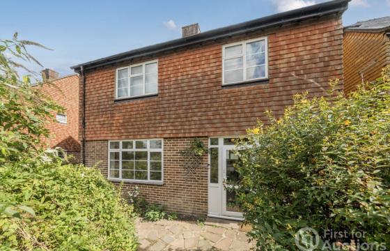 Detached house requiring refurbishment in Bromley photo